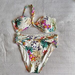 NWOT Shade & Shore floral bikini Medium